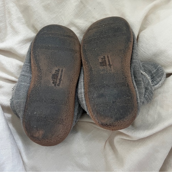 Women’s slippers - Picture 3 of 3